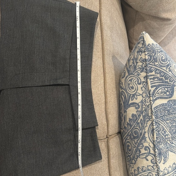 Tahari Classic Gray Double-Breasted Suit - Picture 14 of 15